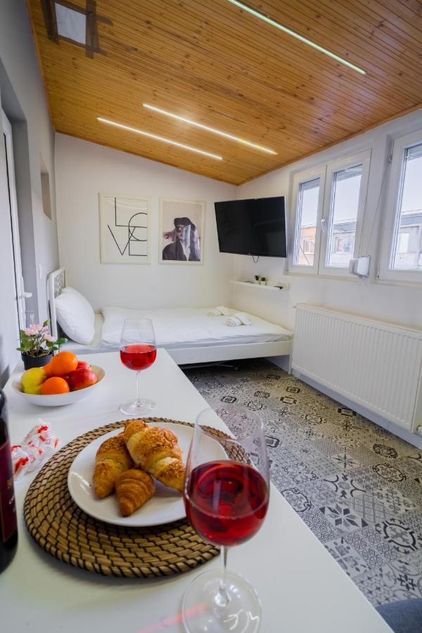 One Bedroom Flat In Bucharest'S Historic District Bucareste Exterior foto